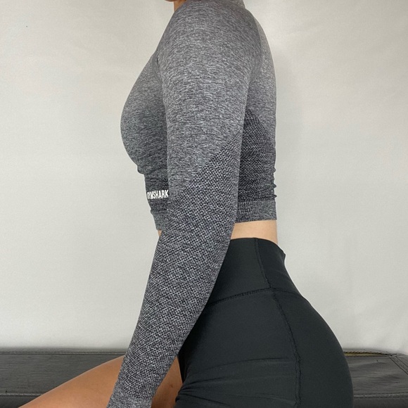 GYMSHARK Seamless Long Sleeve Crop Top - Picture 4 of 4